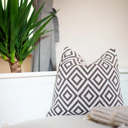 Apartment Slone 103 *